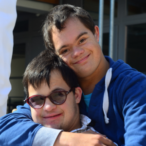 larche-a-grenoble-accueille-des-personnes-qui-ont-un-handicap-mental